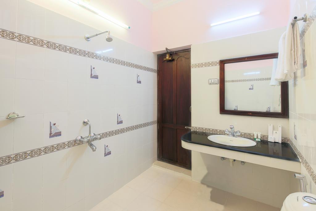 Treebo Moonlight Hotel Thiruvananthapuram Екстериор снимка
