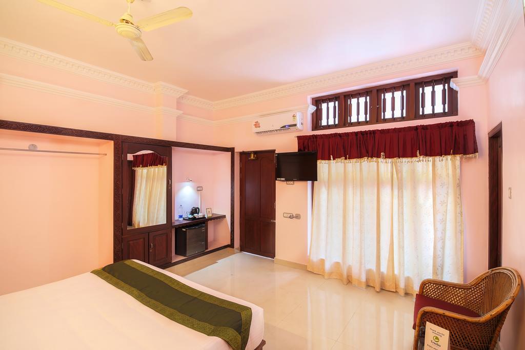 Treebo Moonlight Hotel Thiruvananthapuram Екстериор снимка