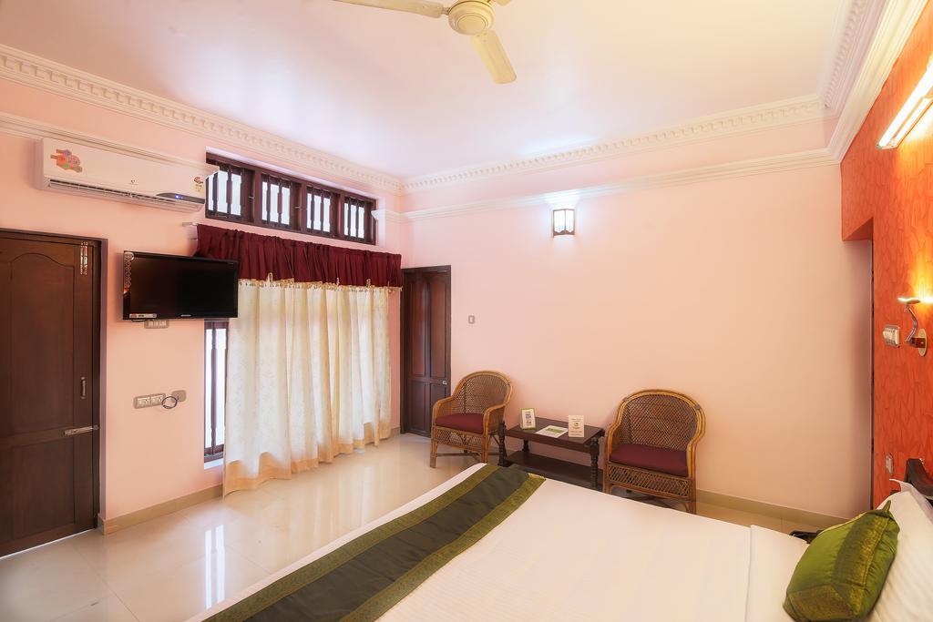 Treebo Moonlight Hotel Thiruvananthapuram Екстериор снимка