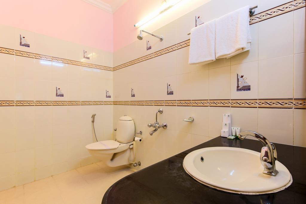 Treebo Moonlight Hotel Thiruvananthapuram Екстериор снимка