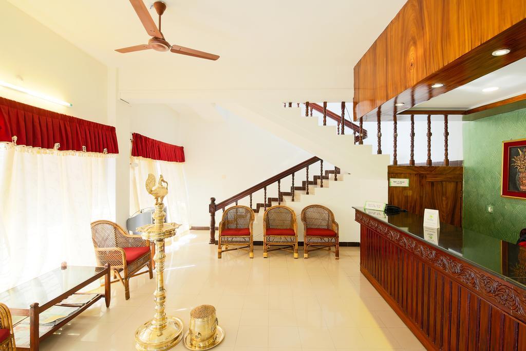 Treebo Moonlight Hotel Thiruvananthapuram Екстериор снимка