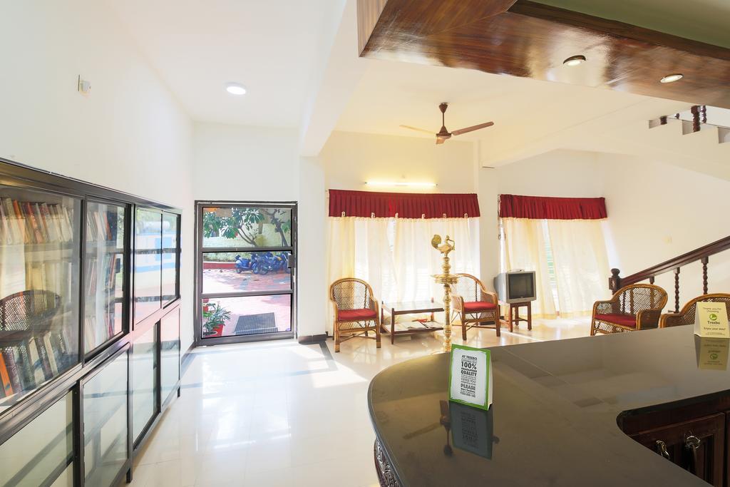 Treebo Moonlight Hotel Thiruvananthapuram Екстериор снимка
