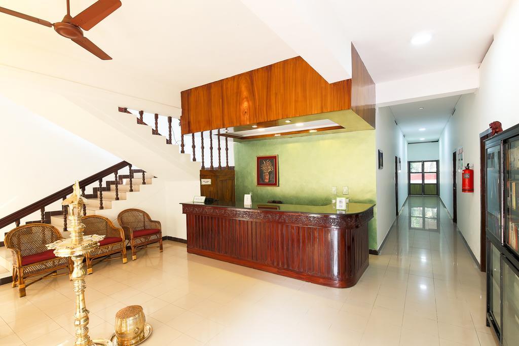 Treebo Moonlight Hotel Thiruvananthapuram Екстериор снимка