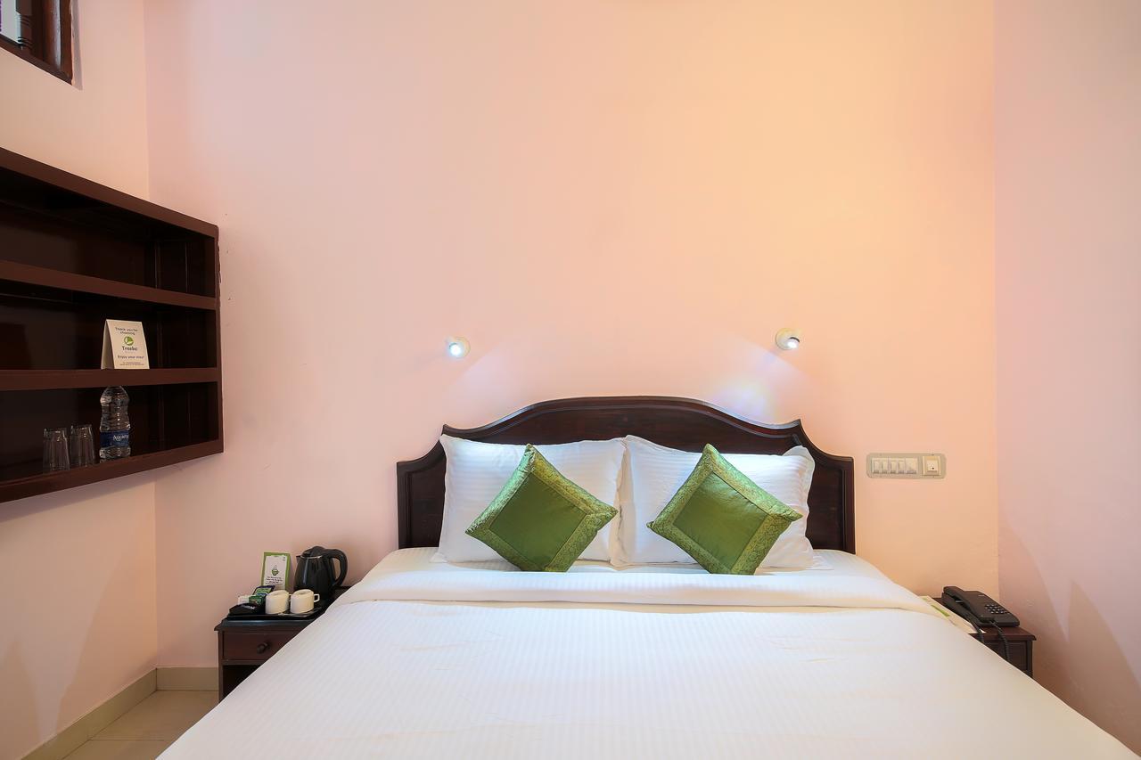 Treebo Moonlight Hotel Thiruvananthapuram Екстериор снимка